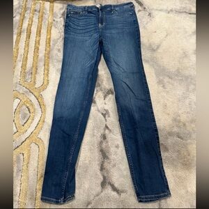 NWOT Hollister women’s high rise super skinny Jeans 13L